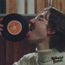 Armitage - Housewife (Married To House Music)